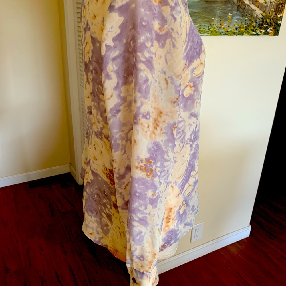 Very pretty, chiffon, lilac, and cream, colored button down blouse. - Picture 4 of 5